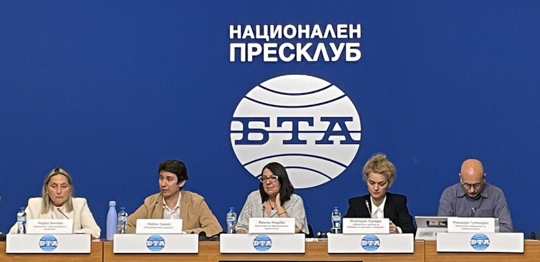 Свободата на медиите в България е подкопана от политическа поляризация и забавени реформи