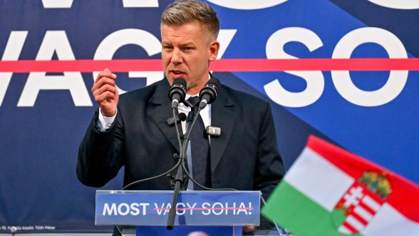 Унгарският парламент свали имунитета на премиера Петер Мадяр